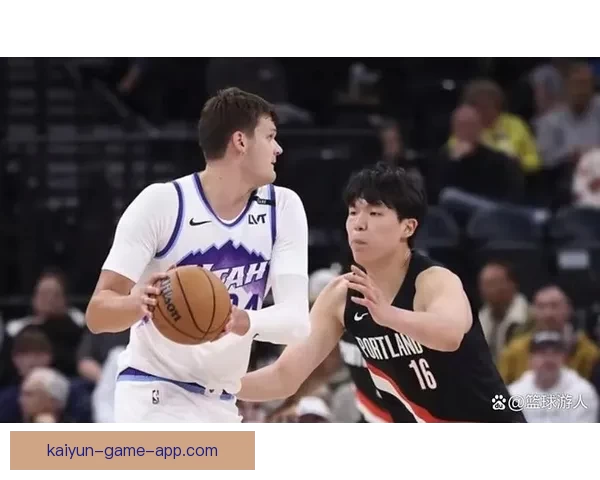 杨瀚森赛后与裁判工作人员握手并收回混音队比赛用球展现社交魅力